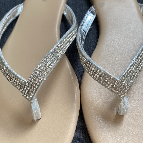 Le château sandals. US 7.5. Bought for a wedding and decided not to wear them - Picture 4 of 7